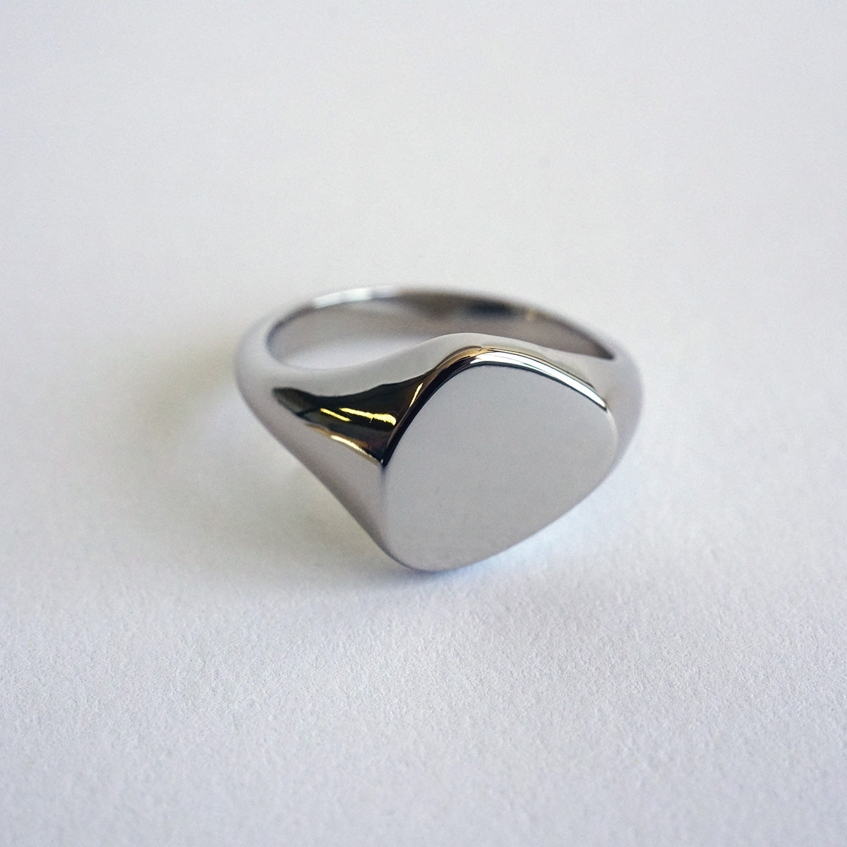 Goldfinger Signet Ring